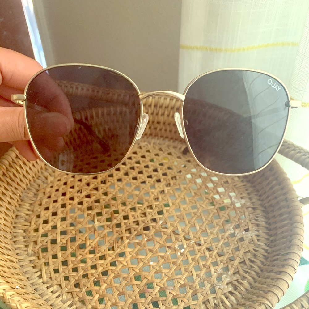 Quay “Jezabell”sunglasses (Brand new,Never worn)